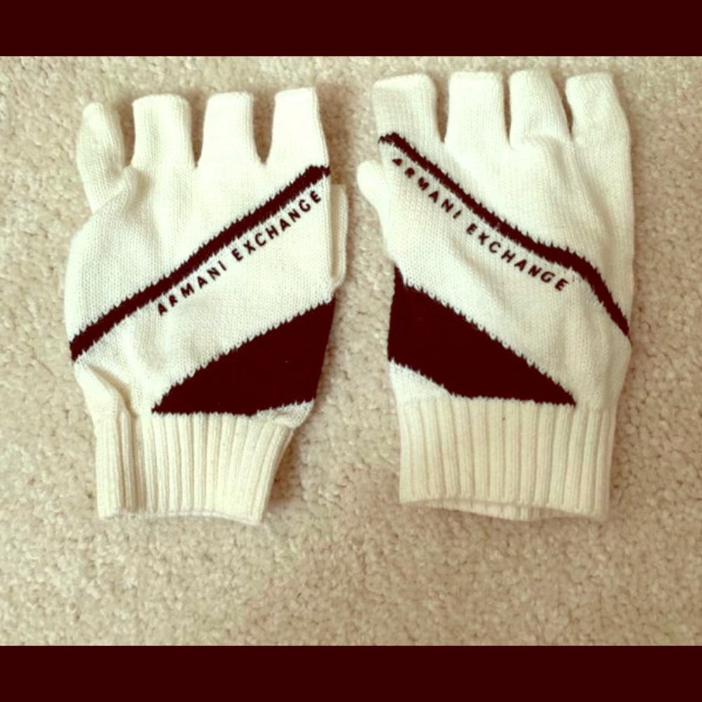 Armani exchange winter gloves